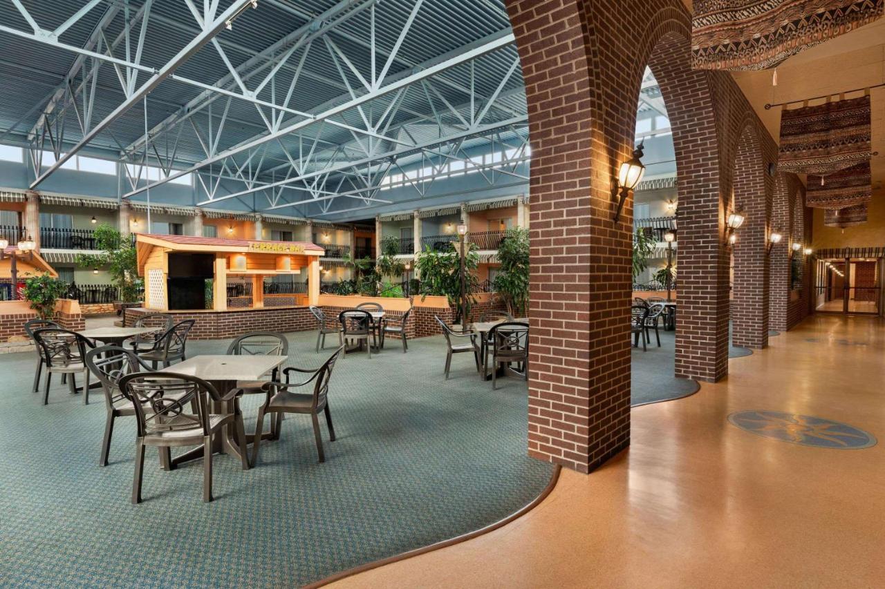 Ramada By Wyndham Fredericton Hotel Eksteriør billede