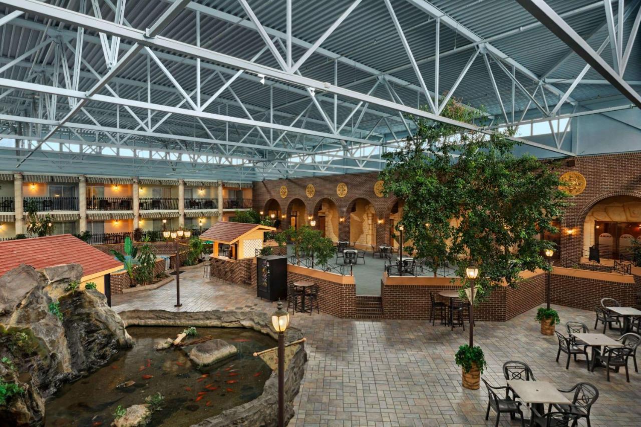 Ramada By Wyndham Fredericton Hotel Eksteriør billede