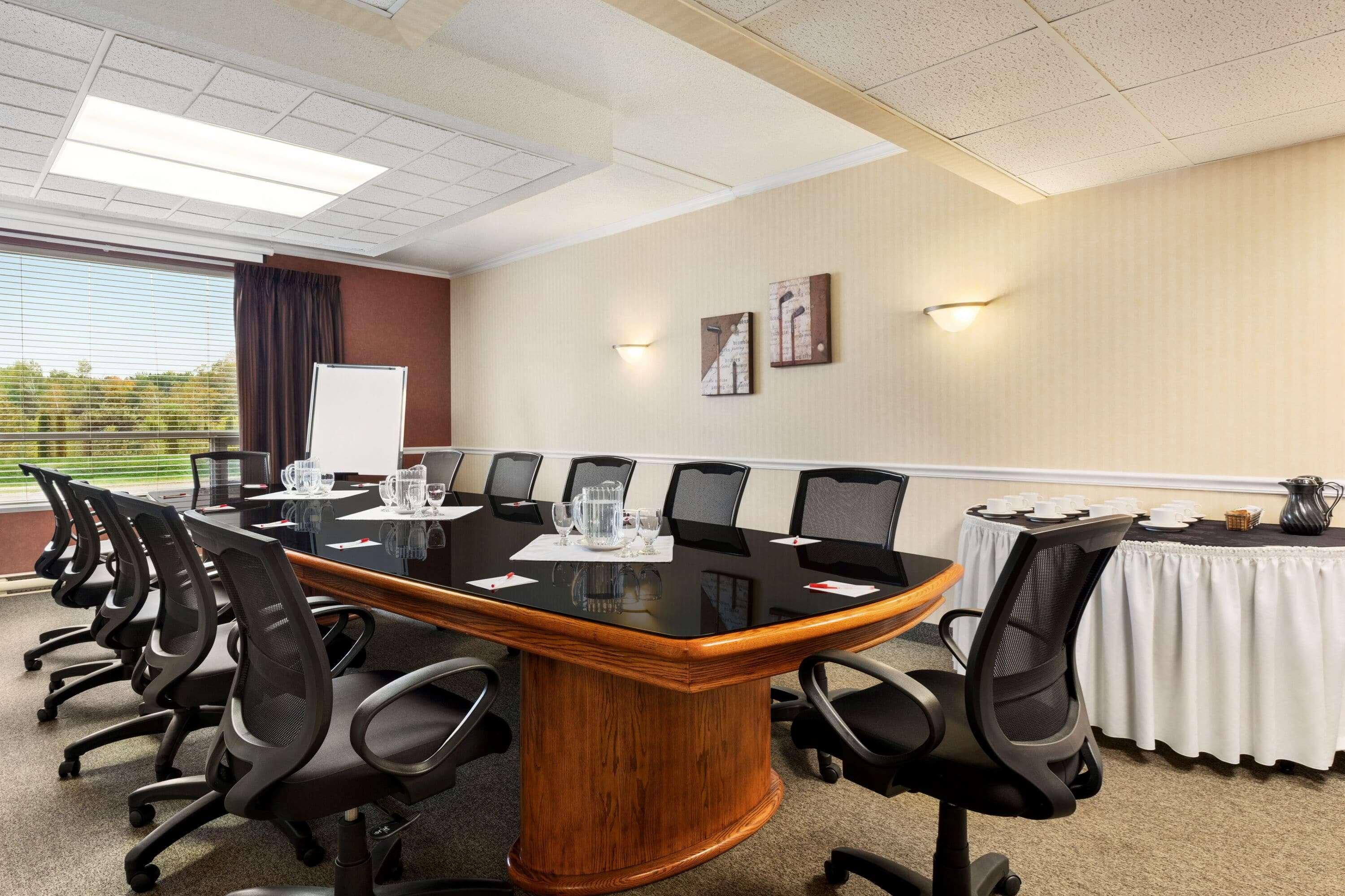 Ramada By Wyndham Fredericton Hotel Eksteriør billede