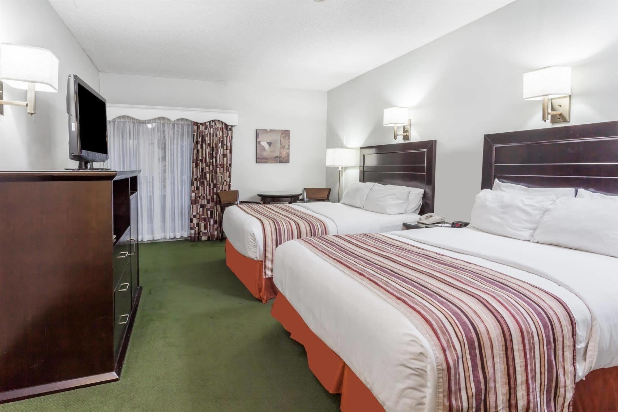 Ramada By Wyndham Fredericton Hotel Eksteriør billede